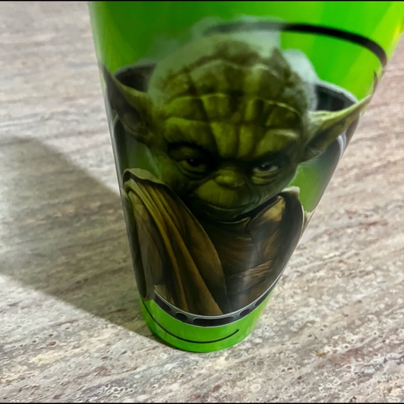Star Wars 2-in-1 snackeez Yoda cup/snack bowl and straw - Picture 12 of 16
